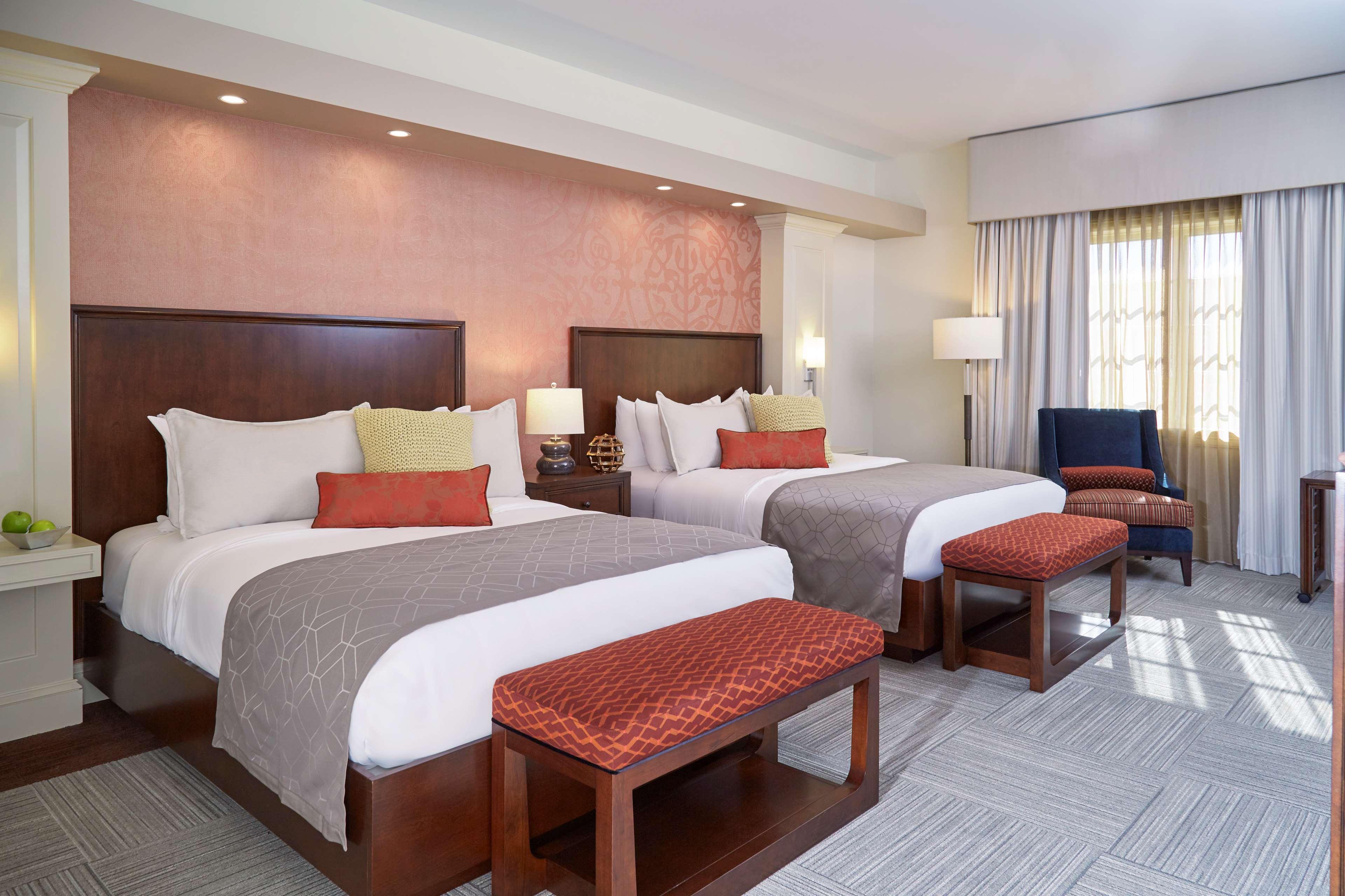Rizzo Center, A Destination By Hyatt Hotel Chapel Hill Exterior photo