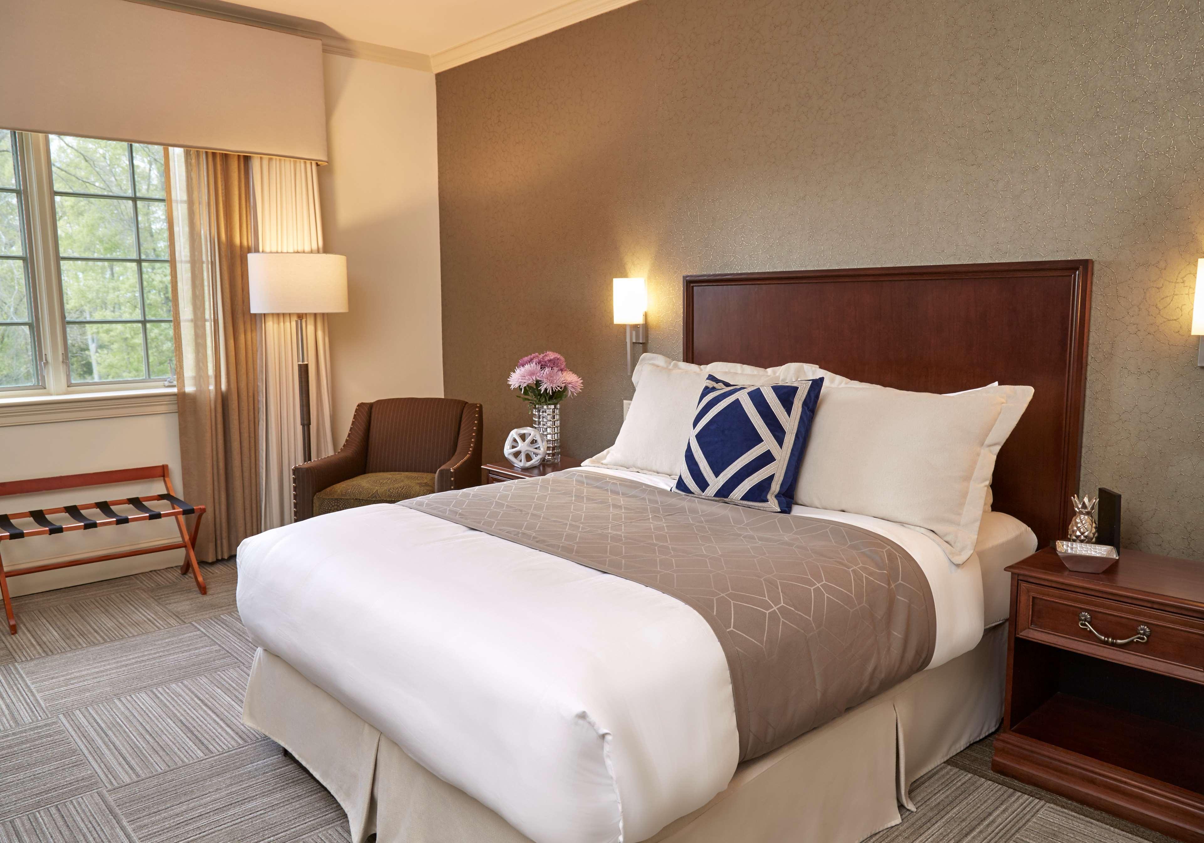 Rizzo Center, A Destination By Hyatt Hotel Chapel Hill Exterior photo