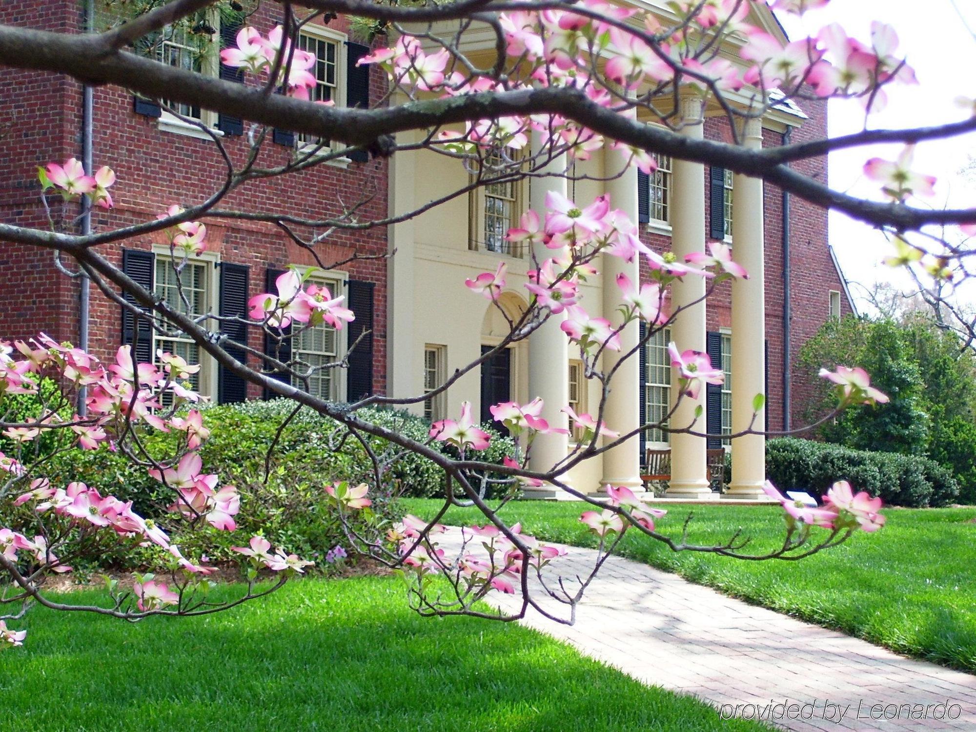 Rizzo Center, A Destination By Hyatt Hotel Chapel Hill Exterior photo